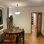 Gemuetliche Doppelhaushaelfte Mit Garten * Bochum