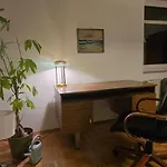Gemuetliche Doppelhaushaelfte Mit Garten * Bochum