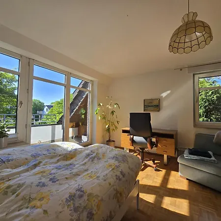 Gemuetliche Doppelhaushaelfte Mit Garten Apartment