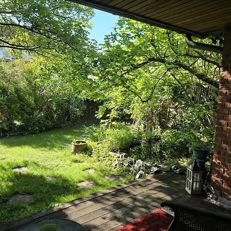 Gemütliche Doppelhaushälfte Mit Garten