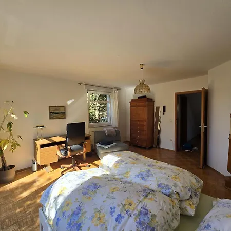 Gemuetliche Doppelhaushaelfte Mit Garten * بوخوم