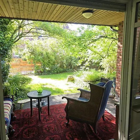 Gemütliche Doppelhaushälfte Mit Garten *