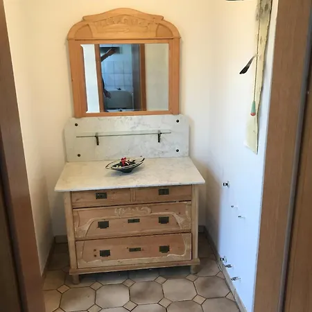 شقة Gemuetliche Doppelhaushaelfte Mit Garten