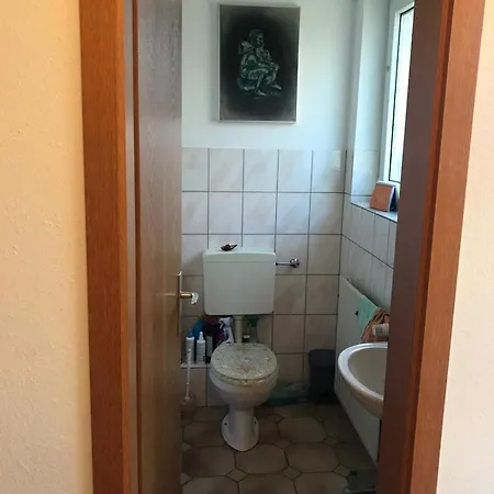 شقة Gemuetliche Doppelhaushaelfte Mit Garten *