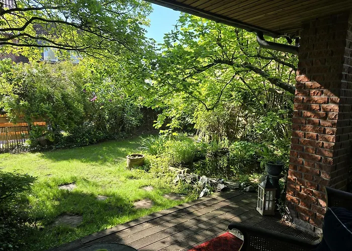 Gemuetliche Doppelhaushaelfte Mit Garten