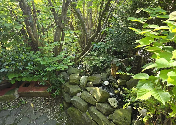 Gemuetliche Doppelhaushaelfte Mit Garten Bochum