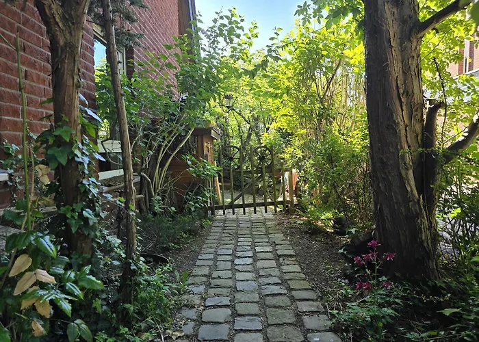 Apartment Gemütliche Doppelhaushälfte Mit Garten *