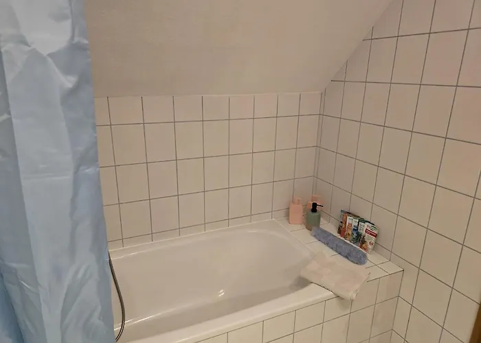 Gemuetliche Doppelhaushaelfte Mit Garten Apartamento