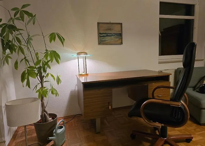 Gemuetliche Doppelhaushaelfte Mit Garten * Bochum